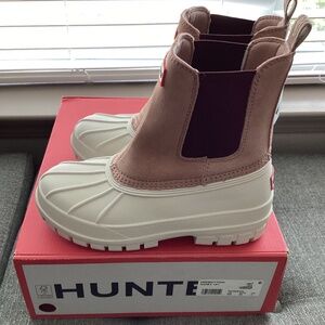 Hunter Women's Sutton Waterproof Casual Booties, size 8